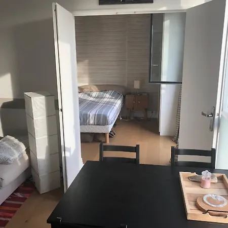 Appartamento Beautiful Bright, Cosy Apt Near Parc De Belleville Parigi