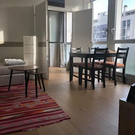 Beautiful Bright, Cosy Apt Near Parc De Belleville Parigi